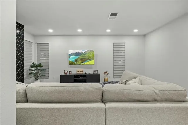 $3,000 | 1916 Shorewood Drive, Grapevine, TX 76051