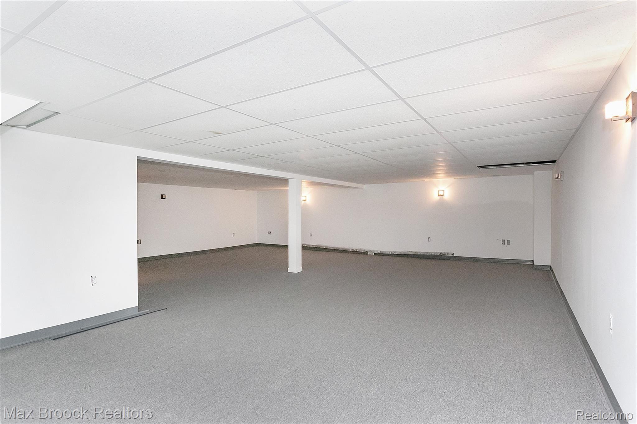 5437 Lahser Road Bloomfield Hills, MI 48304 - Photo 28 of 34 Lahser-34.jpg