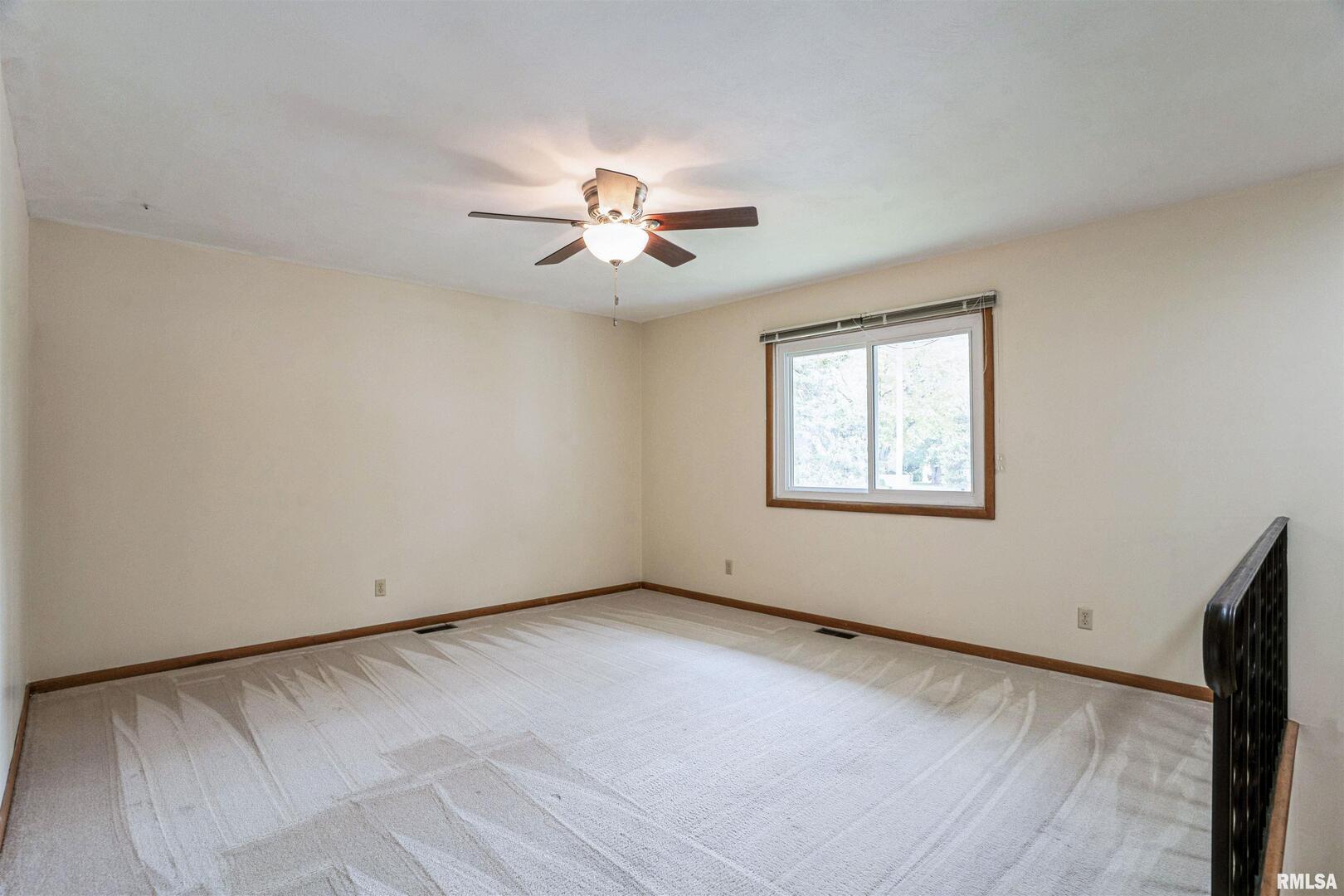 3403 4th Street East Moline, IL 61244 - Photo 5 of 27