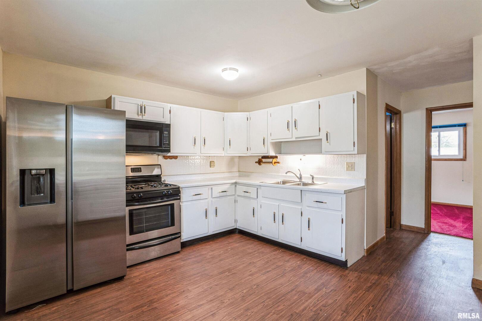 3403 4th Street East Moline, IL 61244 - Photo 9 of 27