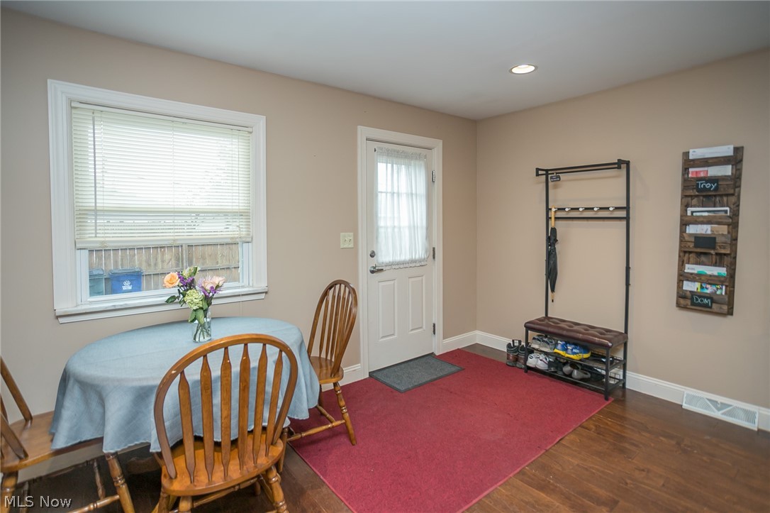 9505 Biddulph Road Brooklyn, OH 44144 - Photo 8 of 30 Gallery Image 8