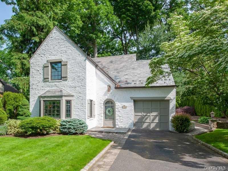 115 Andrew Road Manhasset, NY 11030 - Photo 1 of 1