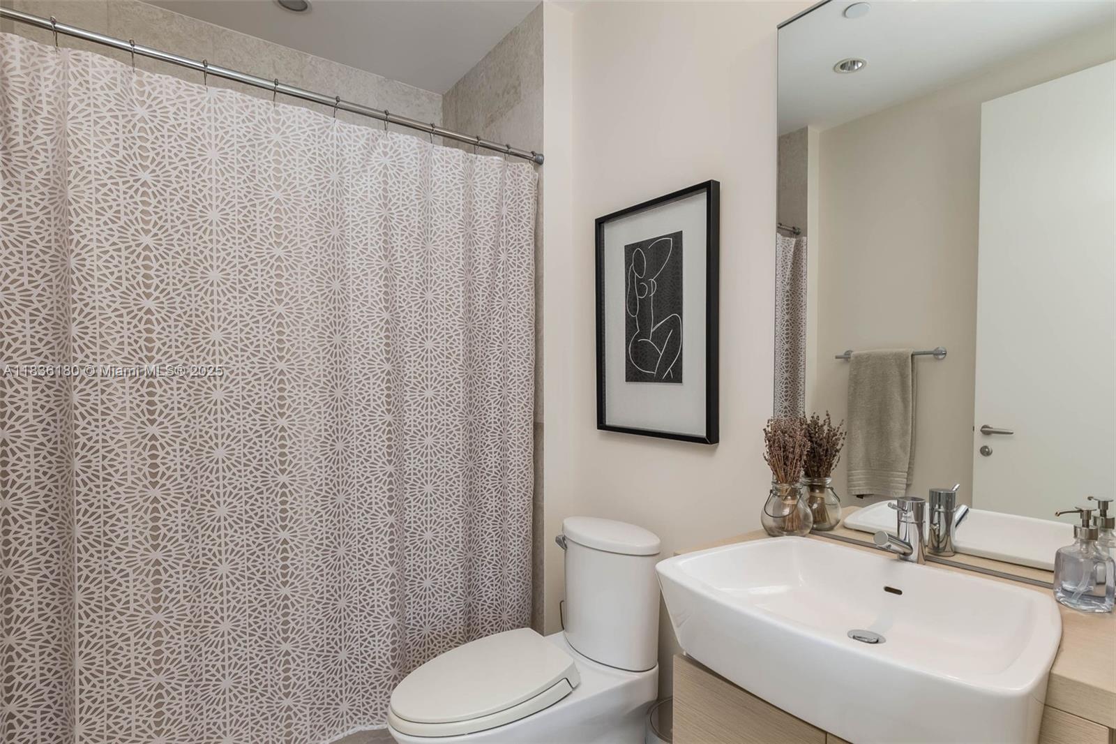 200 Biscayne Blvd Way, Unit 4603 Miami, FL 33131 - Photo 17 of 33