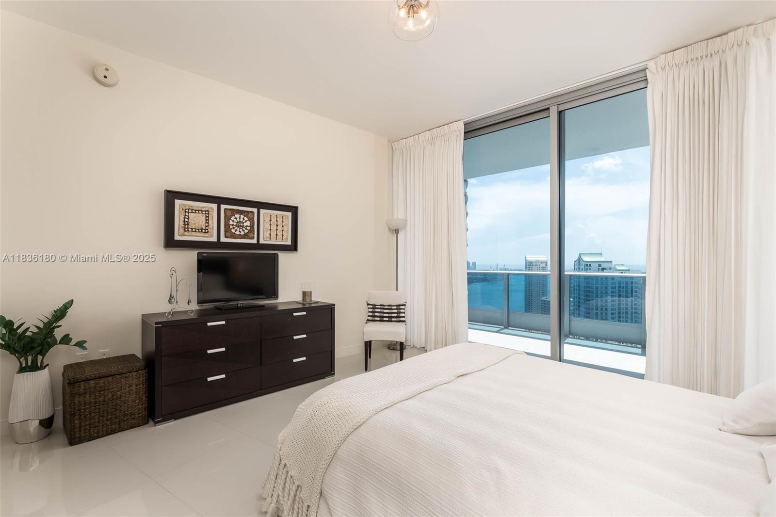 200 Biscayne Blvd Way, Unit 4603 Miami, FL 33131 - Photo 18 of 33