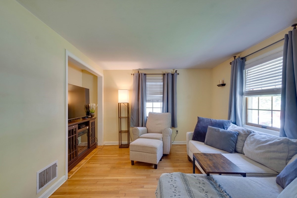 108 Deforest Street Boston, MA 02131 - Photo 6 of 37