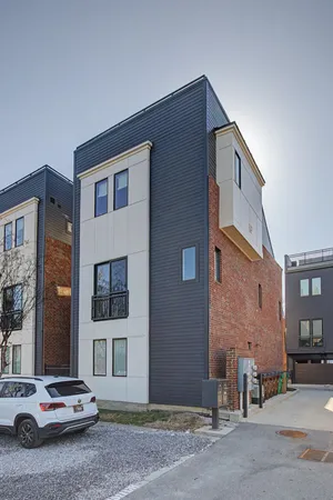 $6,850 | 1206 6th Avenue North, Unit 5, Nashville, TN 37208