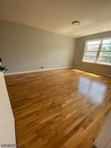 $2,900 | 307 Smith Street, Unit 1, Newark, NJ 07106