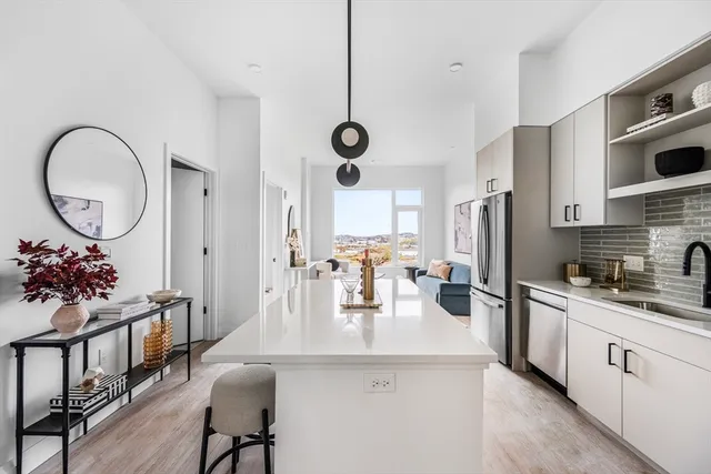 $2,080 | 93 Bennington Street, Unit 605, Revere, MA 02151