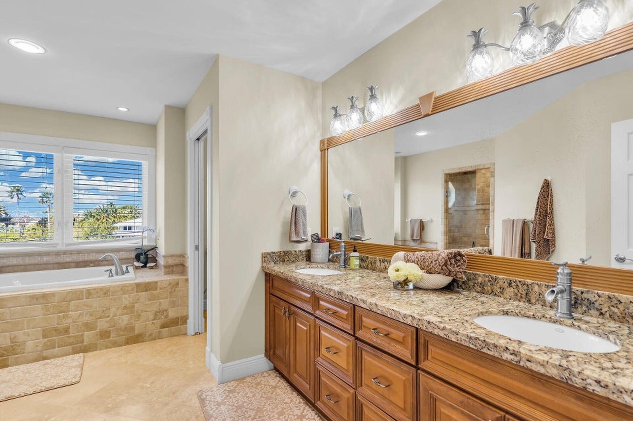 205 Stirrup Key Boulevard Marathon, FL 33050 - Photo 33 of 57 36-PRIMARY SUITE BATH FEATURES DOUBLE SI