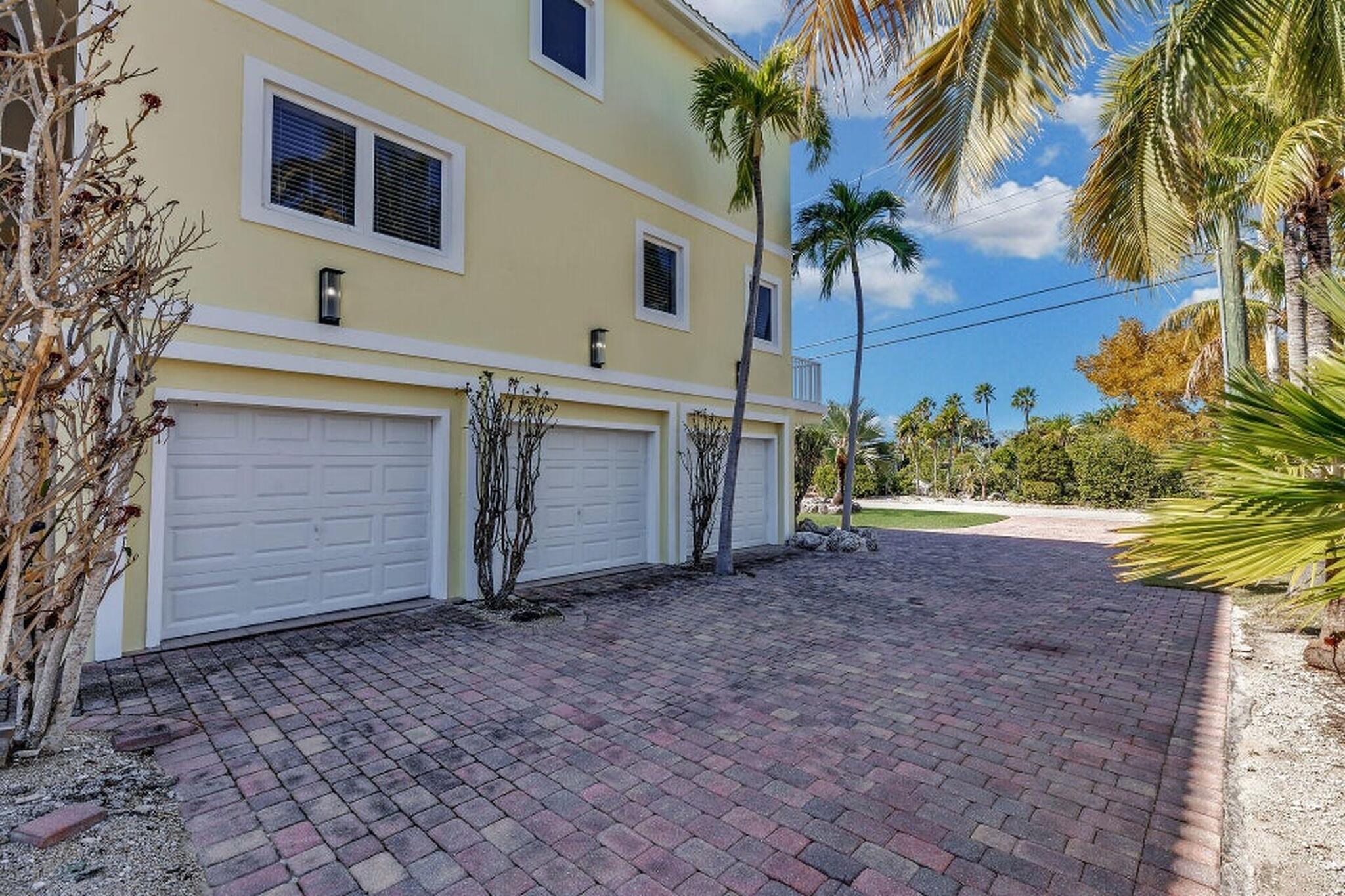 205 Stirrup Key Boulevard Marathon, FL 33050 - Photo 52 of 57 56-SIDE ENTRY GARAGES
