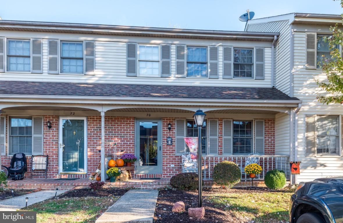 70 Robinhill Drive Lititz, PA 17543 - Photo 2 of 27