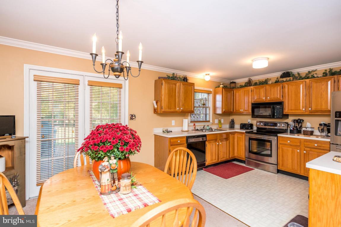 70 Robinhill Drive Lititz, PA 17543 - Photo 7 of 27