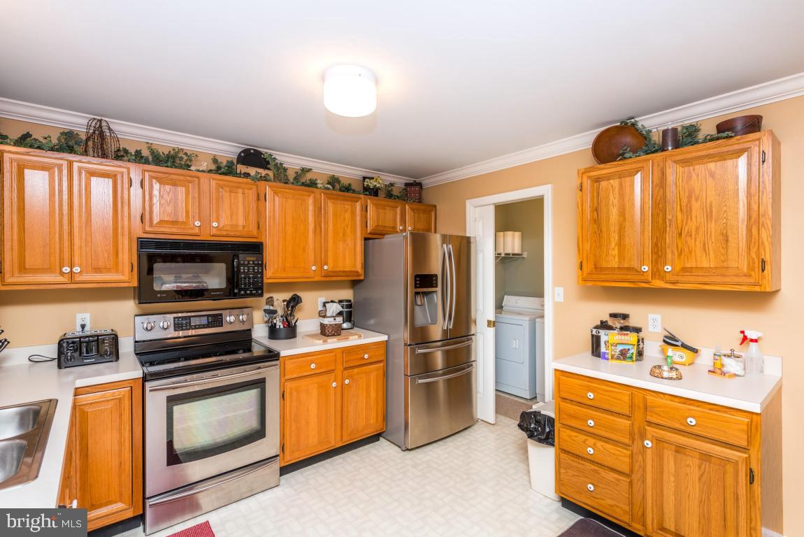 70 Robinhill Drive Lititz, PA 17543 - Photo 9 of 27