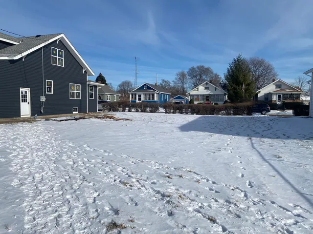 $65,000 | 6720 36th Avenue, Kenosha, WI 53142