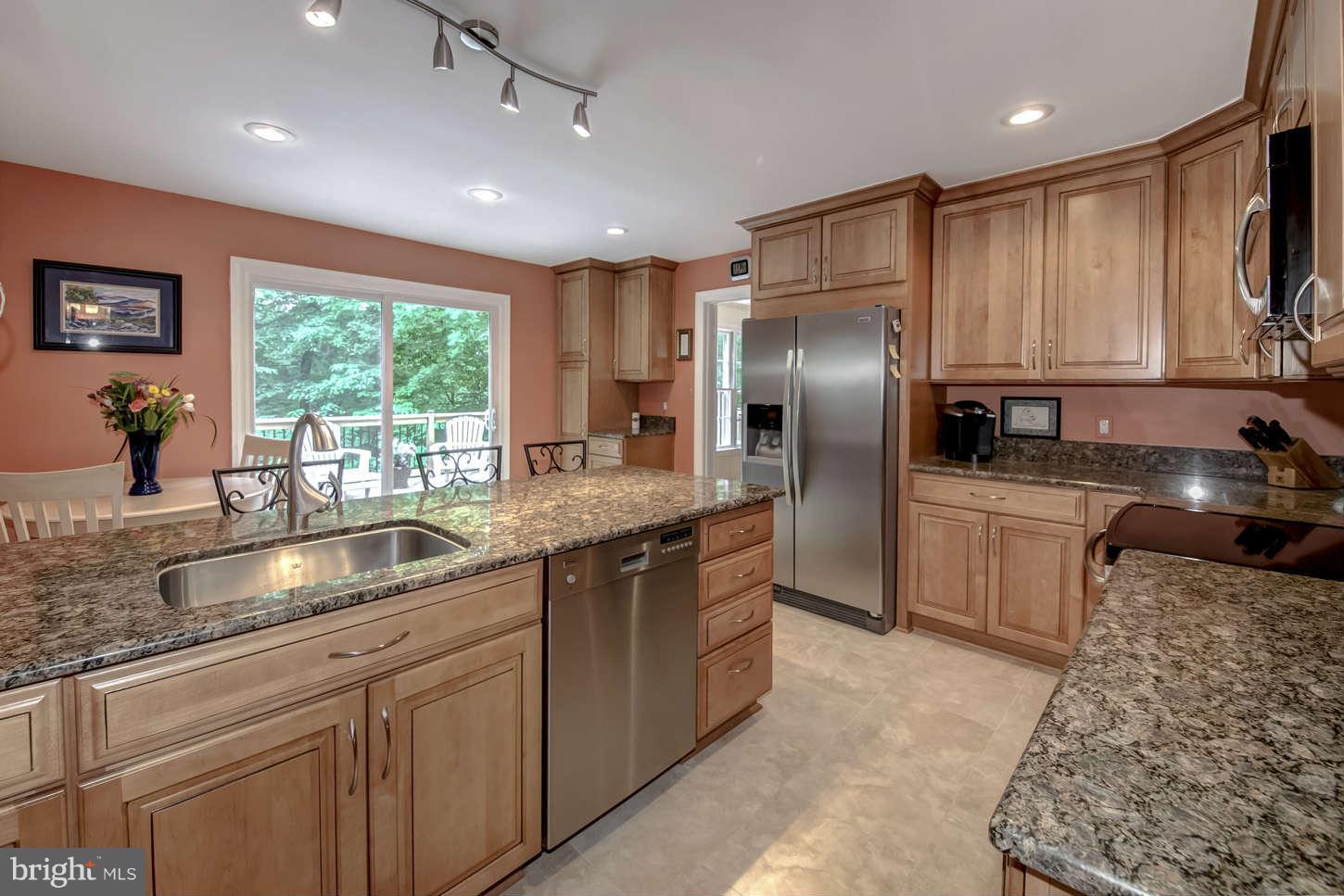 6414 Chapel View Road Fairfax Station, VA 22039 - Photo 16 of 26 Kitchen