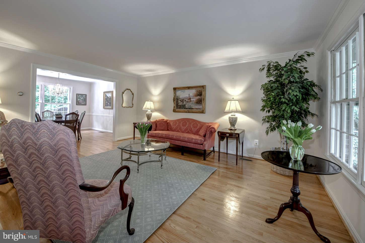 6414 Chapel View Road Fairfax Station, VA 22039 - Photo 10 of 26 Living Room
