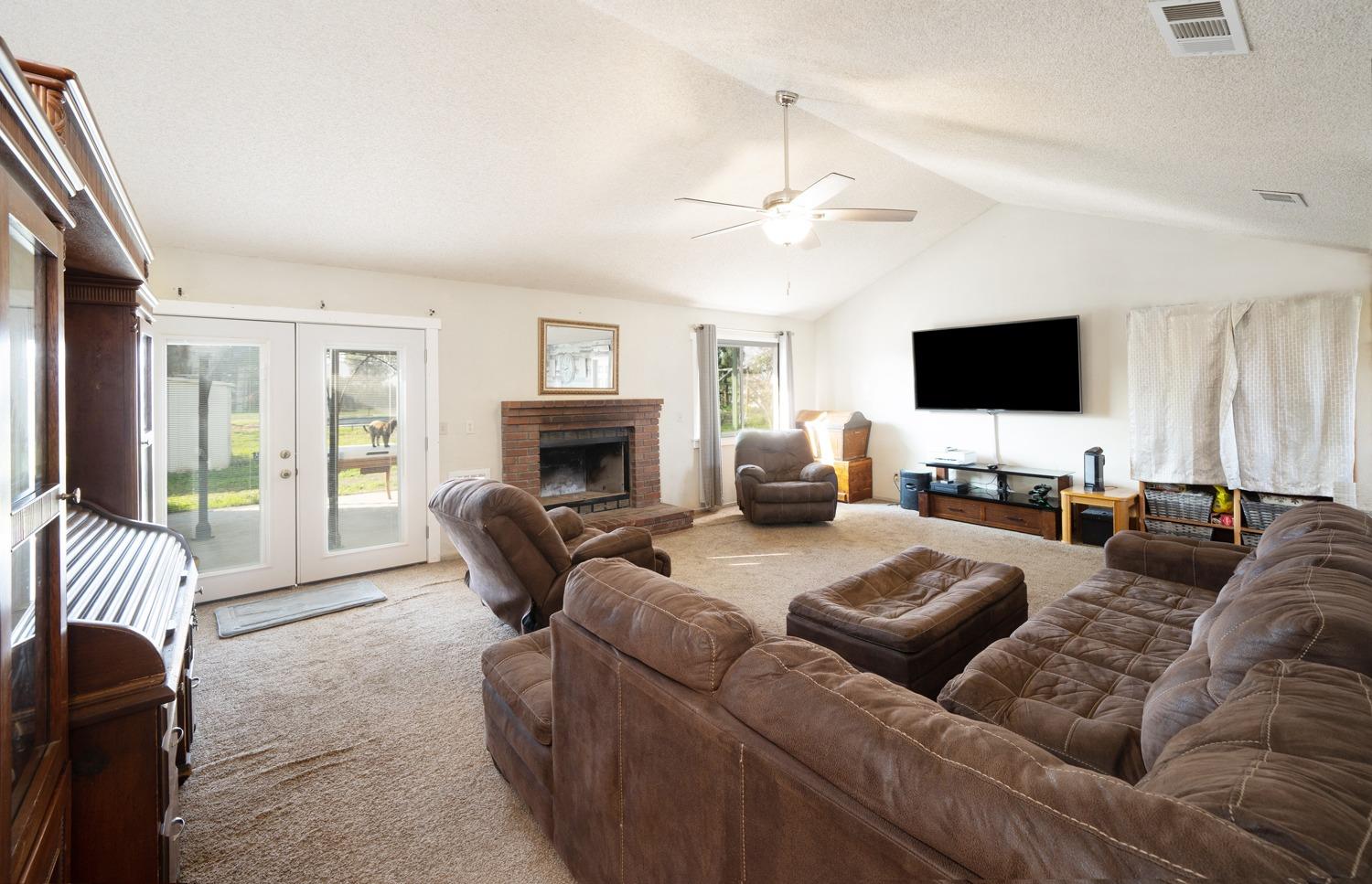 17400 Benecia Road Madera, CA 93636 - Photo 6 of 18 Gallery Image 6