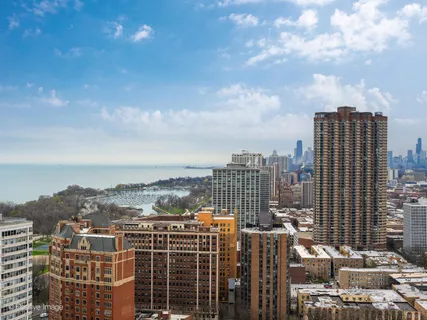 $247,500 | 655 West Irving Park Road, Unit 3315, Chicago, IL 60613