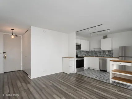 $247,500 | 655 West Irving Park Road, Unit 3315, Chicago, IL 60613