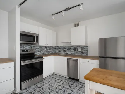 $247,500 | 655 West Irving Park Road, Unit 3315, Chicago, IL 60613