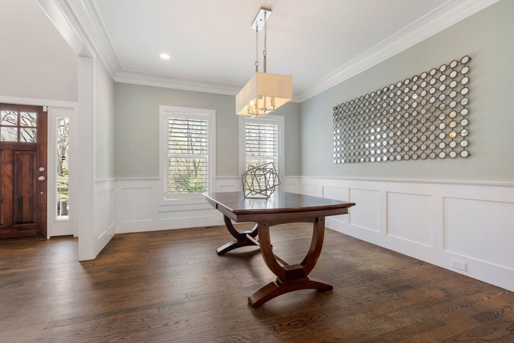 12 Pelham Road Weston, MA 02493 - Photo 6 of 34