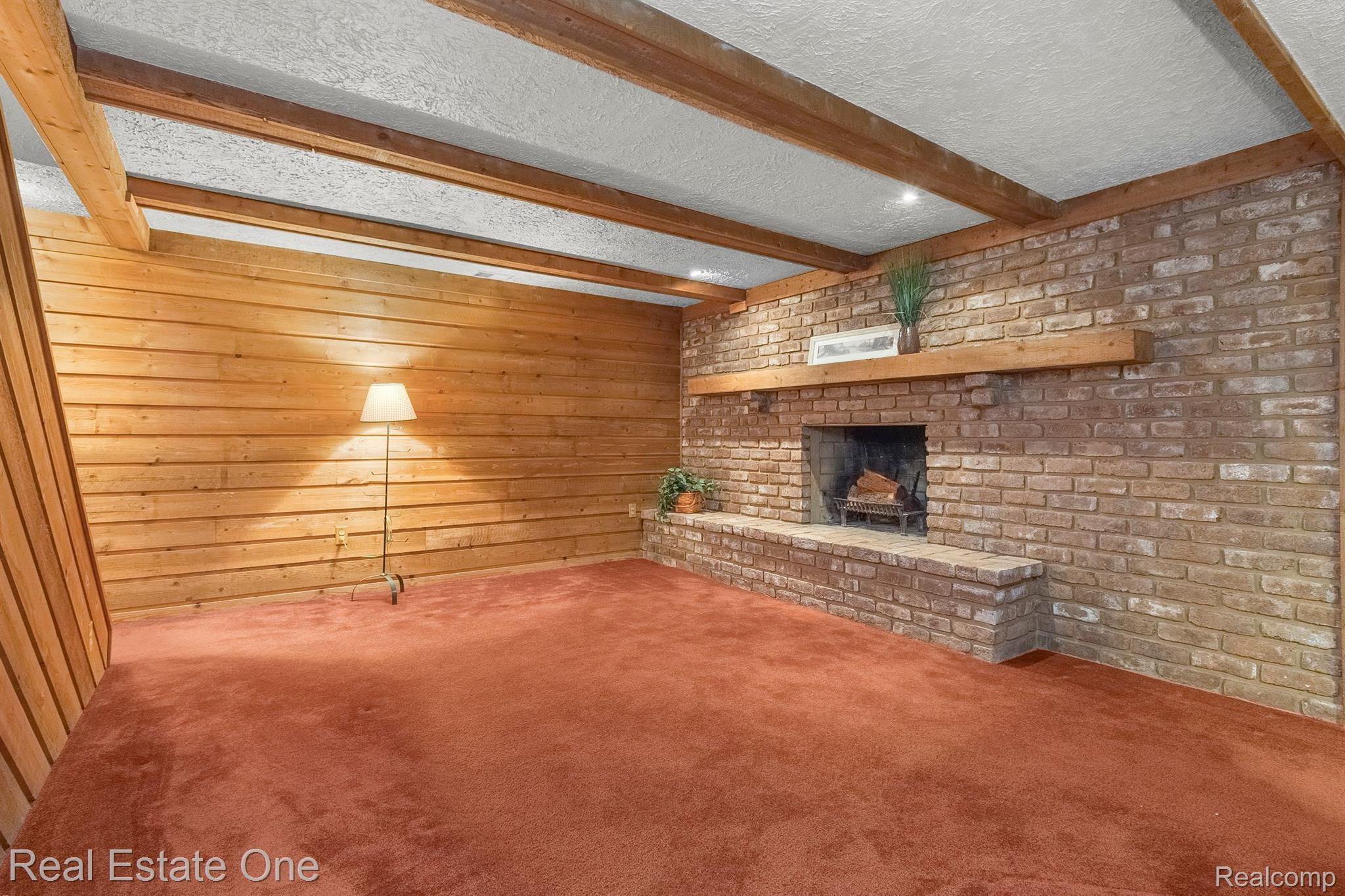 11260 Hartland Road Fenton, MI 48430 - Photo 40 of 73 One more view...So cozy!!