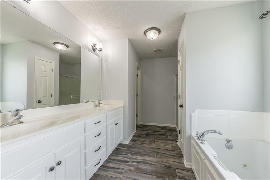 14609 Derby Road Smithville, MO 64089 - Photo 26 of 60
