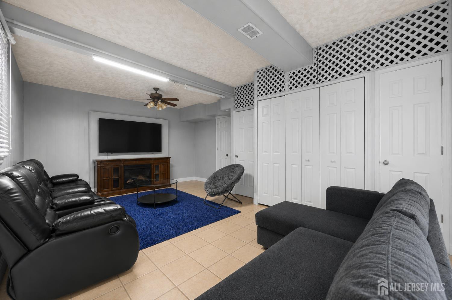 524 Lloyd Road Matawan, NJ 07747 - Photo 3 of 28 Gallery Image 3