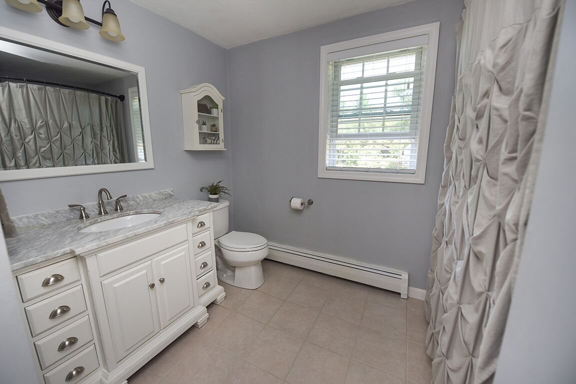 215 Wash Pond Road Hampstead, NH 03841 - Photo 21 of 34