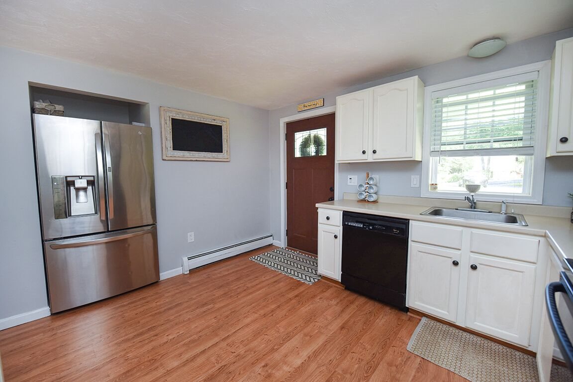 215 Wash Pond Road Hampstead, NH 03841 - Photo 7 of 34