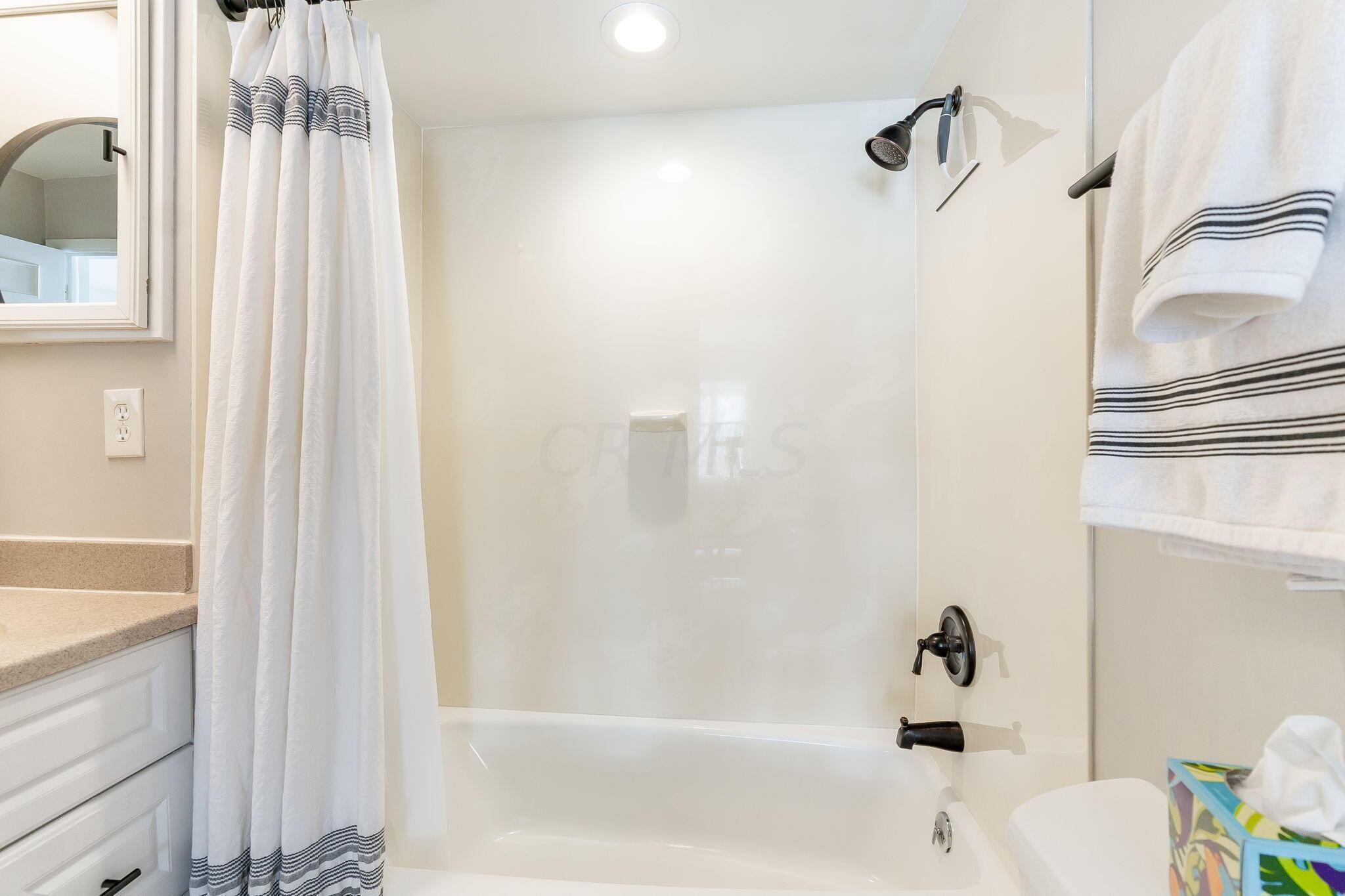 3600 Reed Road, Unit 11 Columbus, OH 43220 - Photo 37 of 52 Upgraded Bath