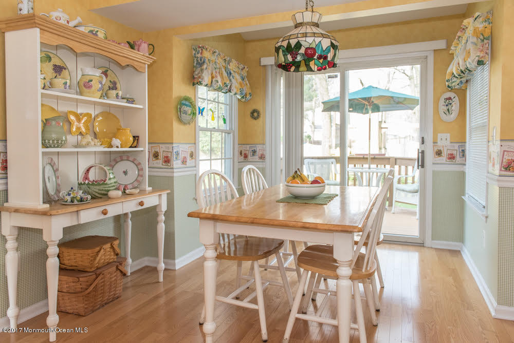 189 Brandon Road Manchester Township, NJ 08759 - Photo 9 of 41 Extended Breakfast area