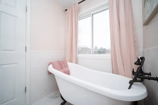 $384,900 | 3244 Be-Ver Kreek Lane, Belvidere, IL 61008