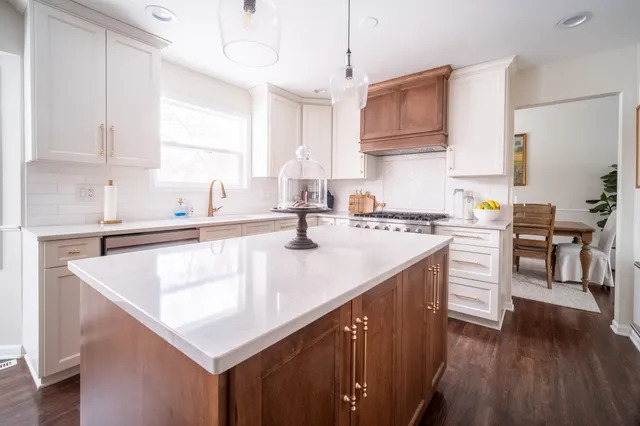 $384,900 | 3244 Be-Ver Kreek Lane, Belvidere, IL 61008