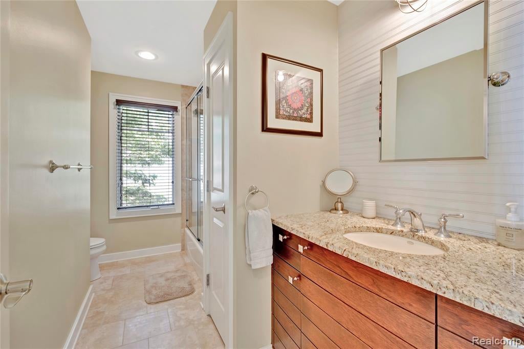 2288 South Long Lake Road Fenton, MI 48430 - Photo 24 of 47 Gallery Image 24