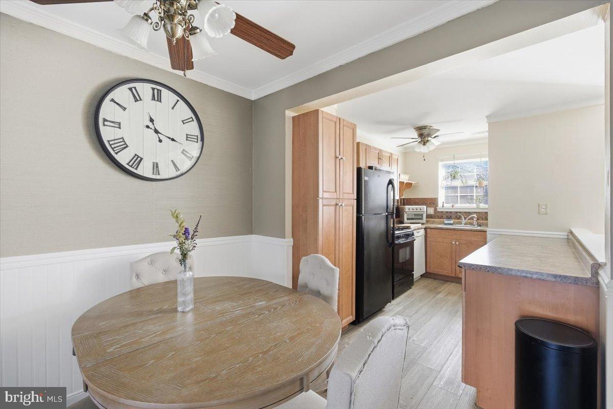 86 Via Cascata Drive Clementon, NJ 08021 - Photo 11 of 27 Charming kitchen with modern touches.