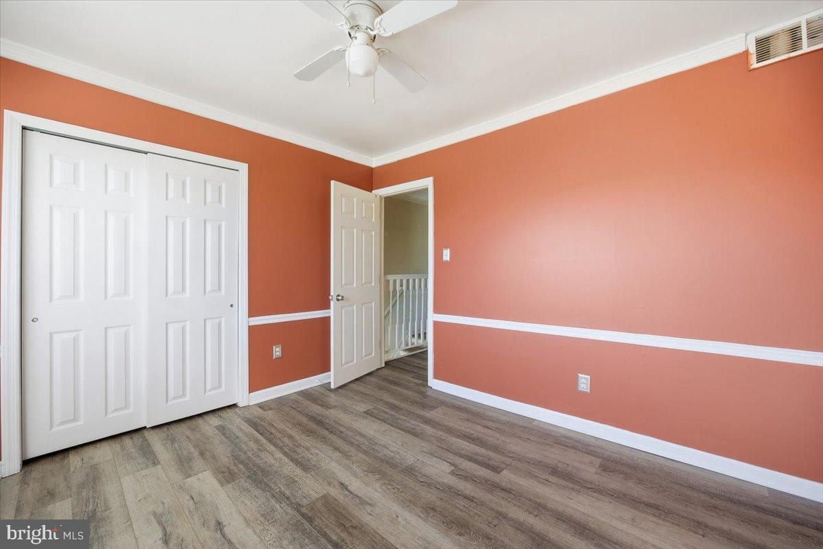 86 Via Cascata Drive Clementon, NJ 08021 - Photo 23 of 27 Bright and inviting room with warm tones.