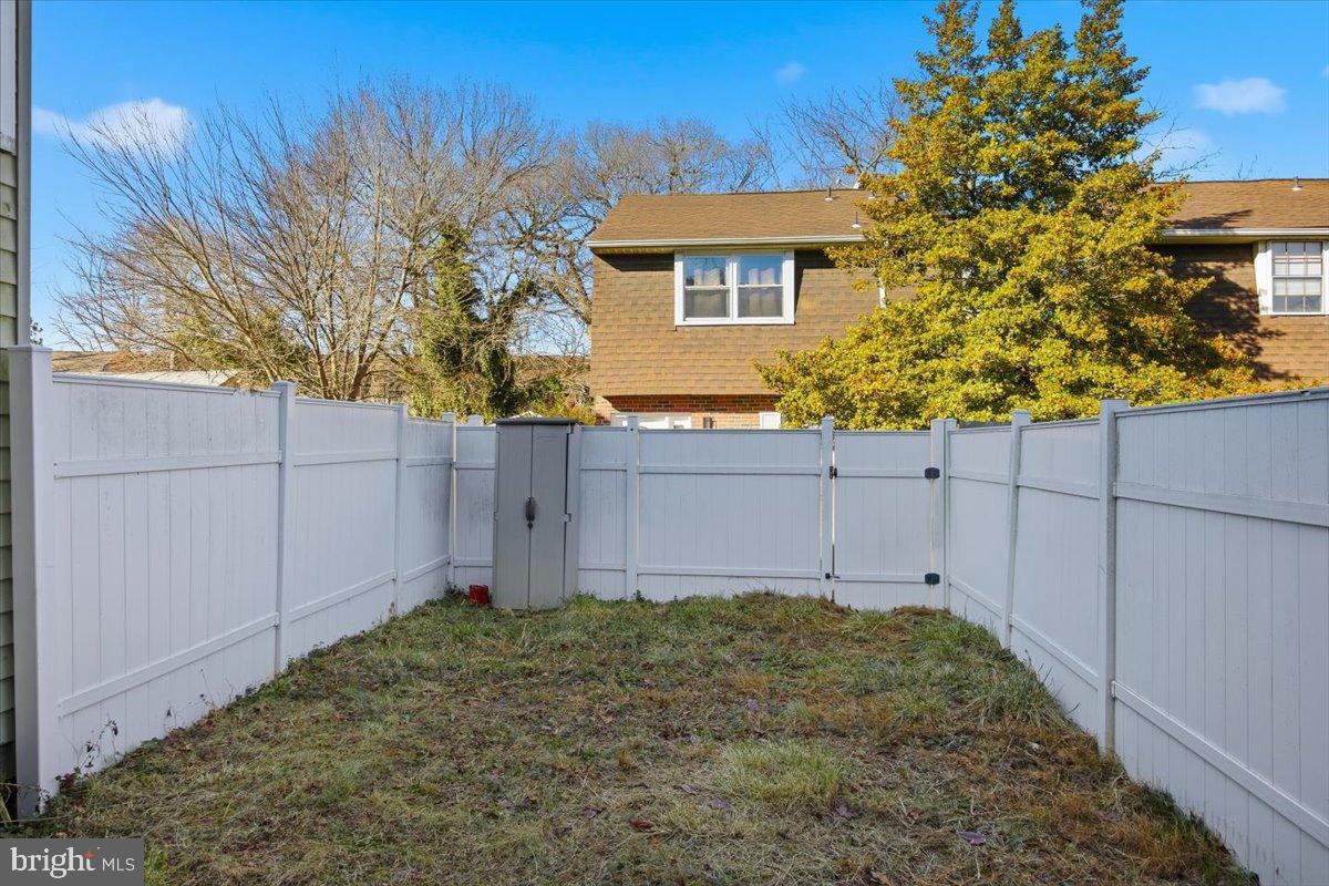 86 Via Cascata Drive Clementon, NJ 08021 - Photo 4 of 27 Private outdoor space with lush greenery.