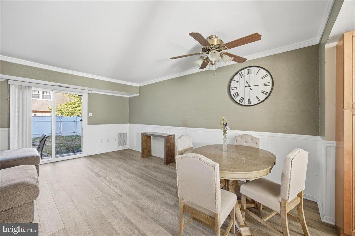 86 Via Cascata Drive Clementon, NJ 08021 - Photo 7 of 27 Bright and airy dining space with charm.