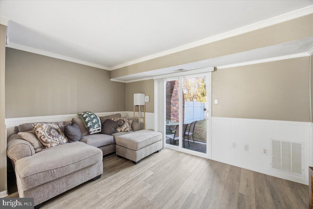 86 Via Cascata Drive Clementon, NJ 08021 - Photo 8 of 27 Cozy living space with natural light.