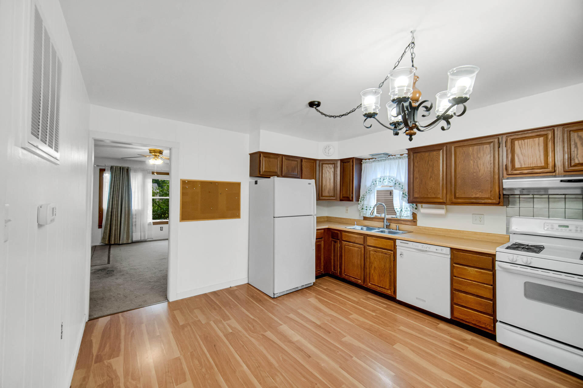 746 Imperial Road Valparaiso, IN 46385 - Photo 9 of 10 1920x1280