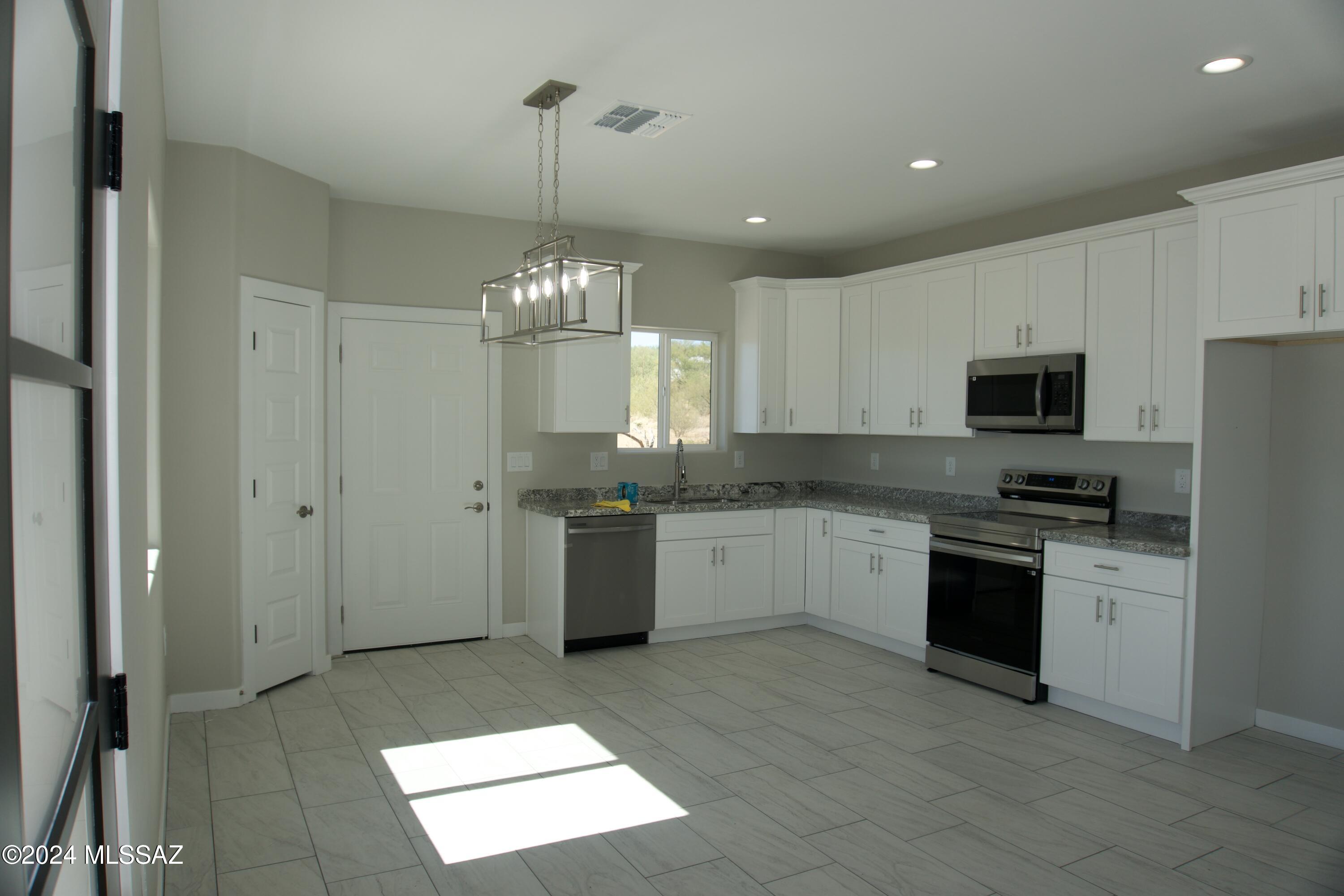 1833 Circulo Canada Rio Rico, AZ 85648 - Photo 8 of 21