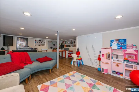 $549,900 | 65 Westminster Place, Saddle Brook, NJ 07663
