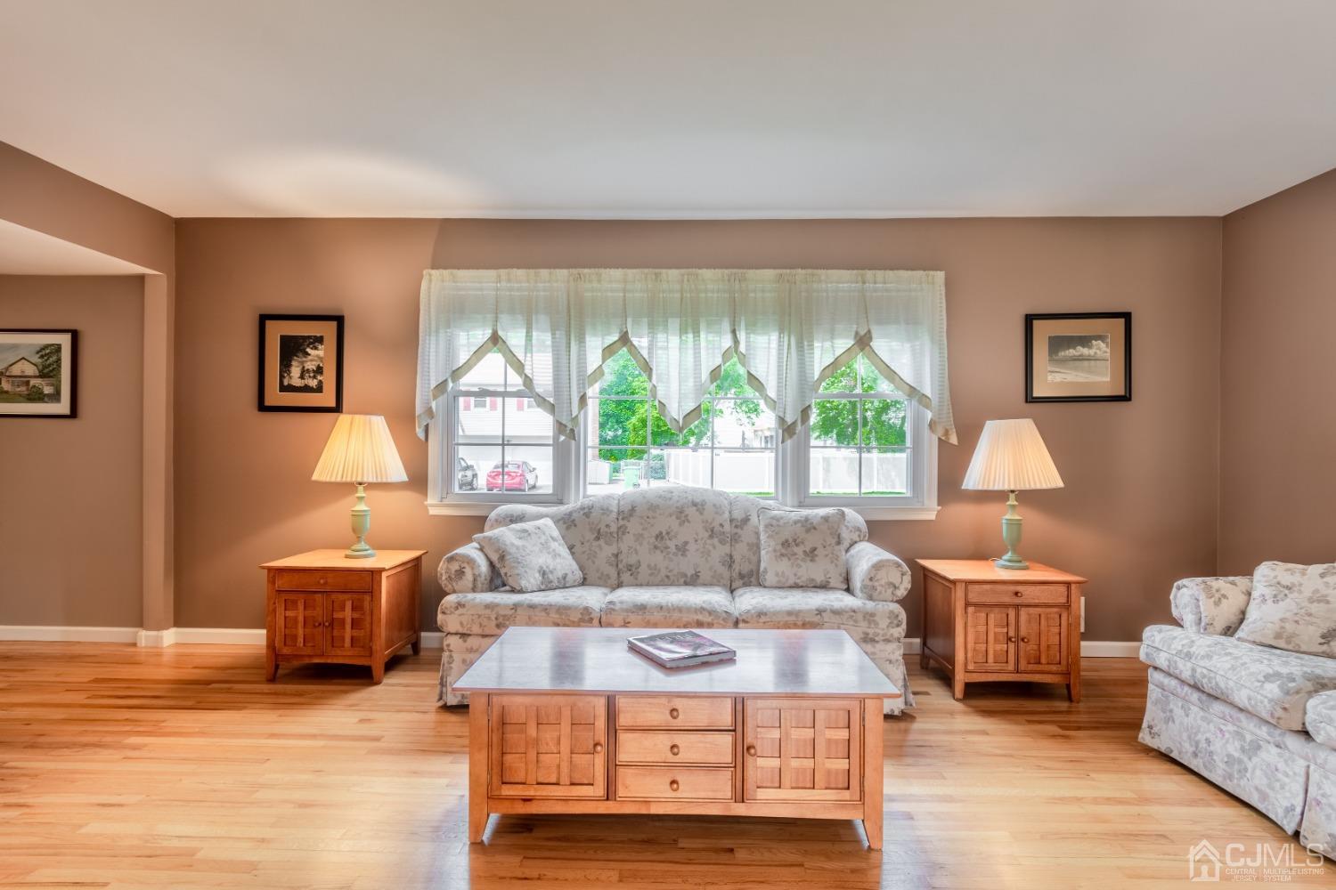 71 Spruce Street Edison, NJ 08837 - Photo 19 of 31 Gallery Image 19