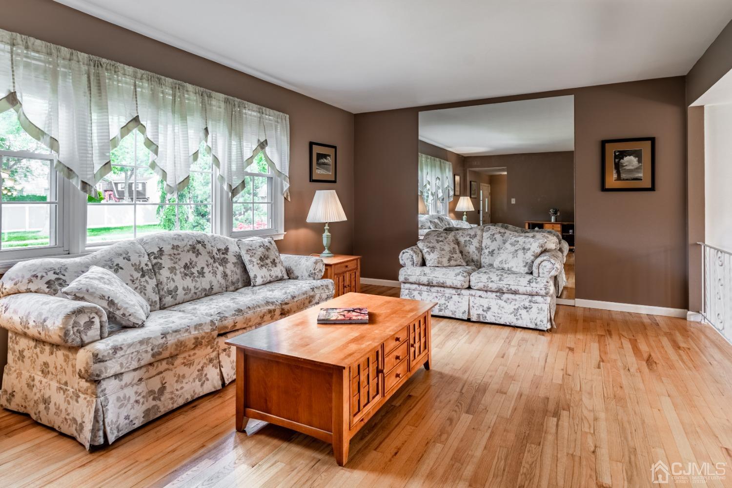 71 Spruce Street Edison, NJ 08837 - Photo 20 of 31 Gallery Image 20