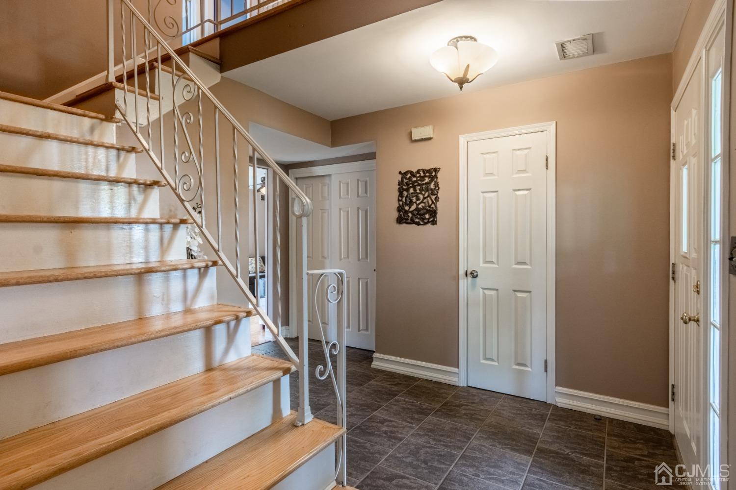 71 Spruce Street Edison, NJ 08837 - Photo 23 of 31 Gallery Image 23