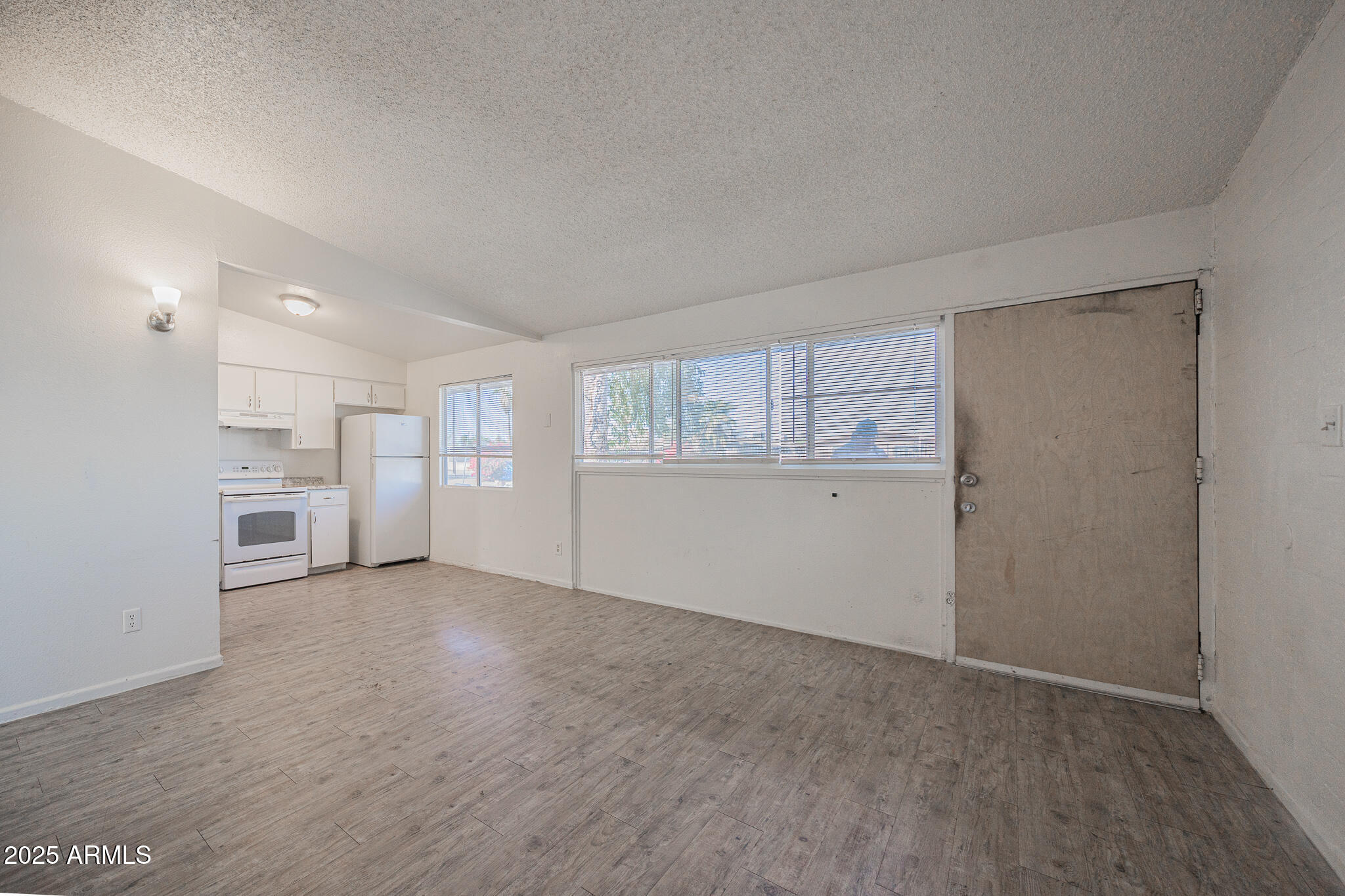 2131 West Devonshire Avenue, Unit 8 Phoenix, AZ 85015 - Photo 3 of 10 B33A3679