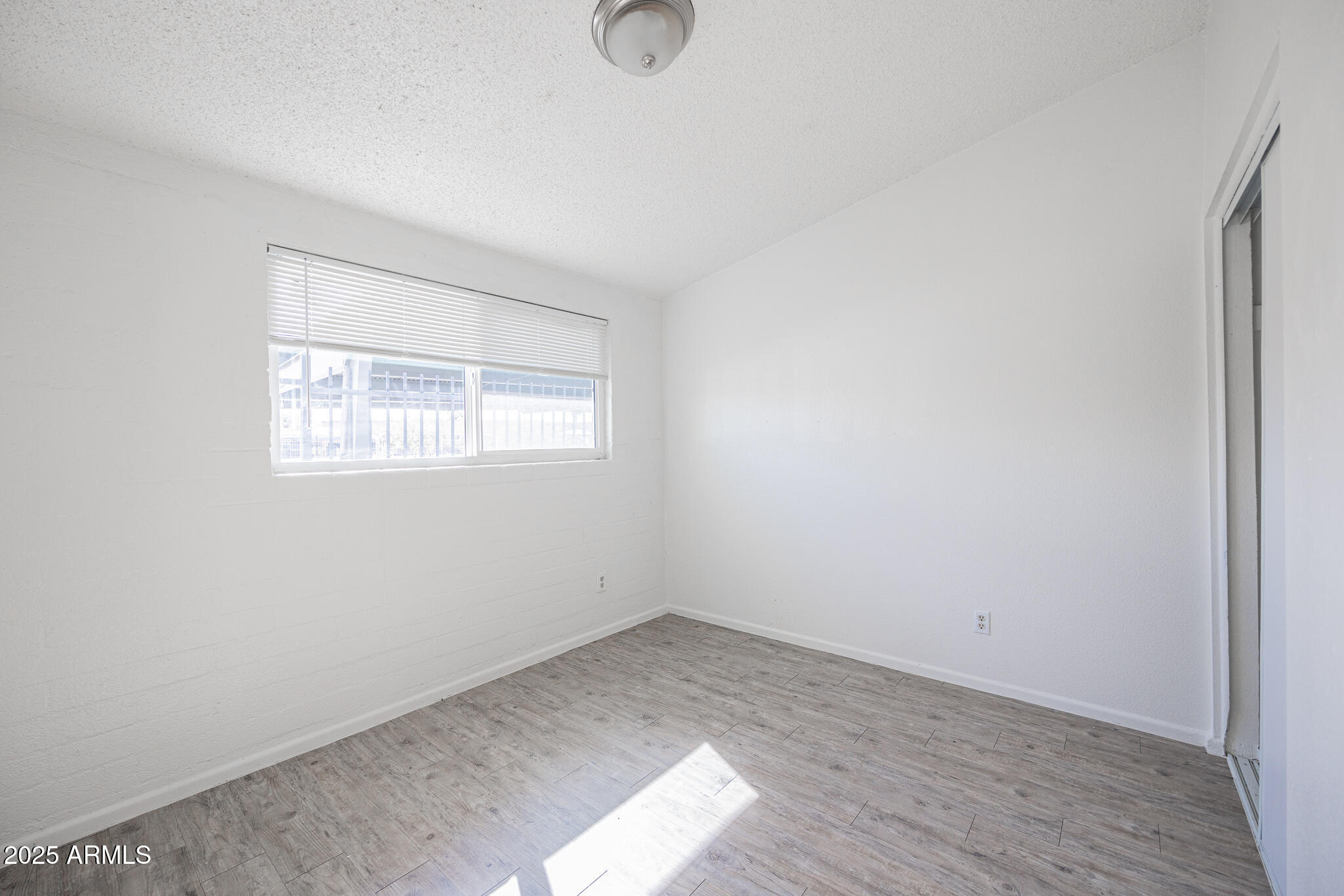 2131 West Devonshire Avenue, Unit 8 Phoenix, AZ 85015 - Photo 9 of 10 B33A3685