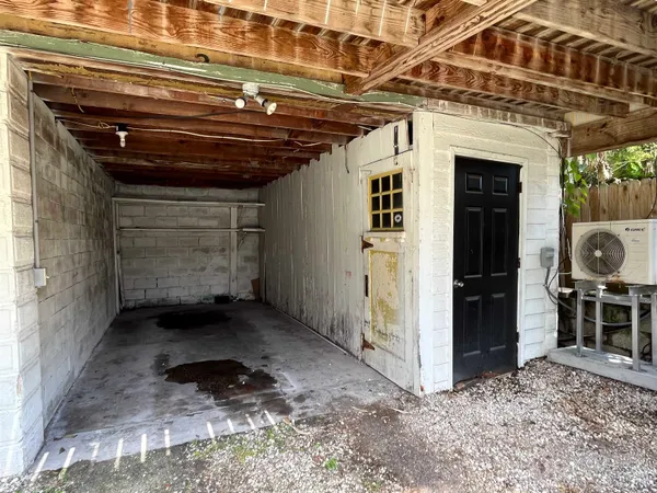 a view of a storage & utility room