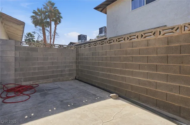 $1,385 | 2896 Klinger Circle, Unit 3, Las Vegas, NV 89121